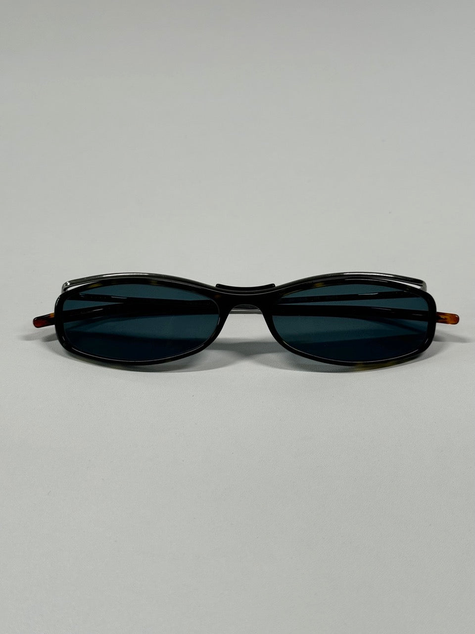 Gucci 90s Tinted Oval Sunglasses