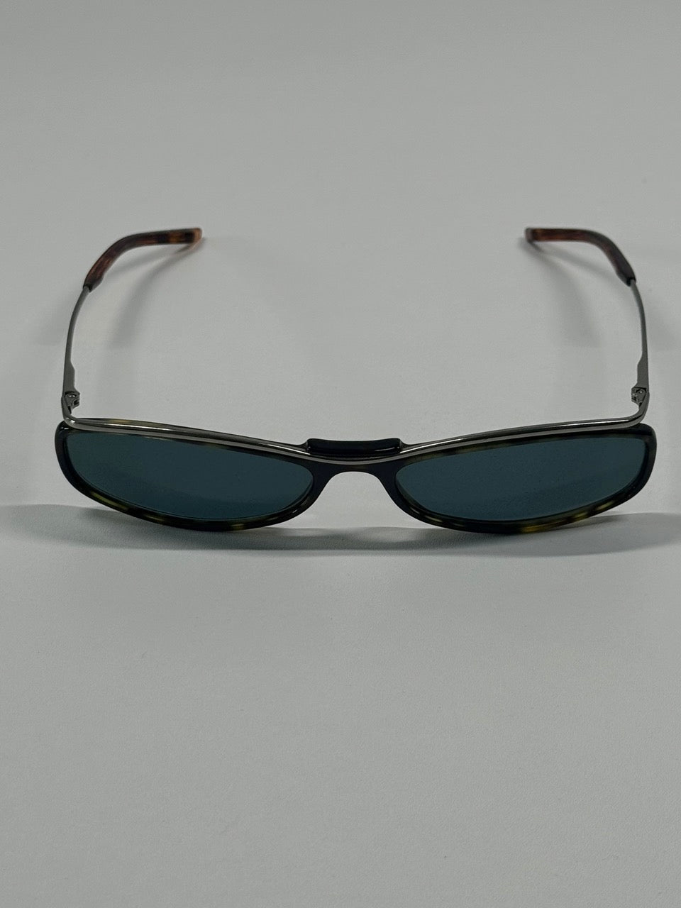 Gucci 90s Tinted Oval Sunglasses