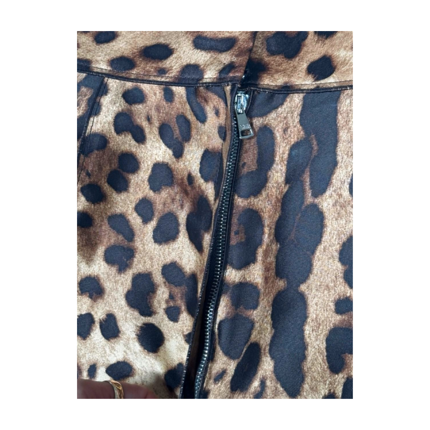 D&G 90s Leopard Pencil Skirt – LE DEPARTMENT D&G 90s Leopard Pencil Skirt – LE DEPARTMENT