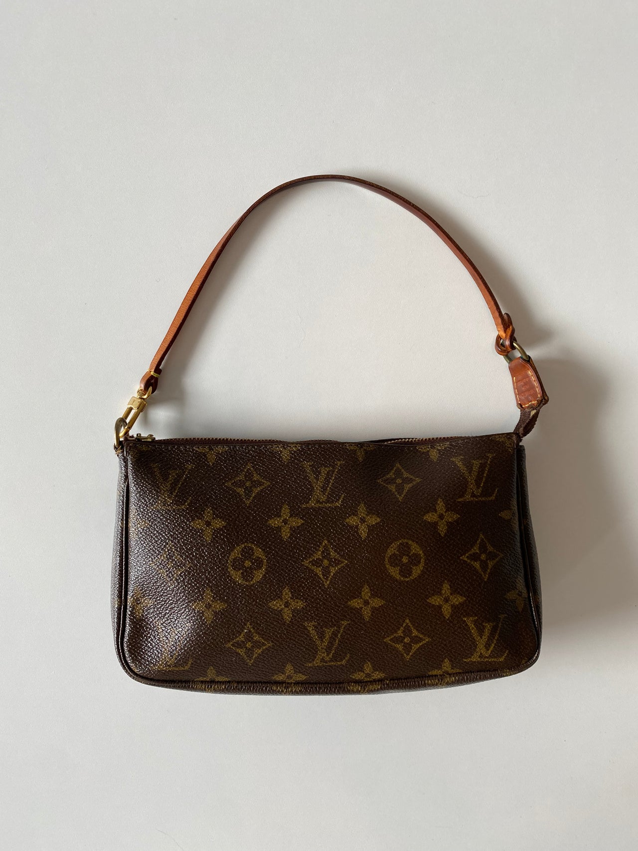 LOUIS VUITTON POCHETTE ACCESSOIRES